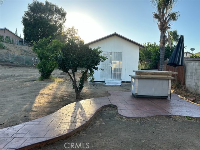 8138 Camelot Road, Riverside CA: https://media.crmls.org/medias/7f259253-89fd-4314-94bb-1fd11d0ad1c8.jpg