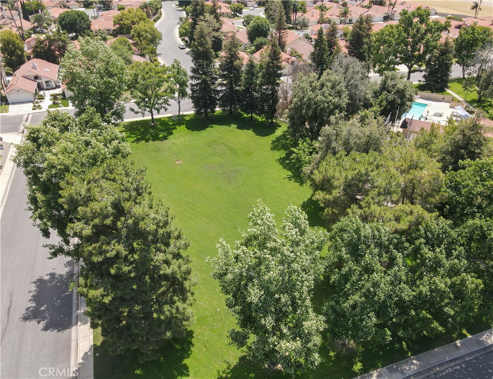 https://media.crmls.org/medias/7f259352-cb86-4ea2-8f4f-01c9e115a5d8.jpg?preset=X-Large