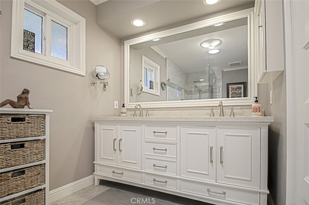 MLS #OC25252443 image #30