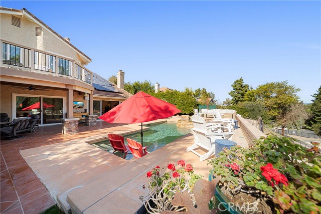 Detail Gallery Image 2 of 67 For 24224 Creekside Dr, Newhall,  CA 91321 - 5 Beds | 3 Baths