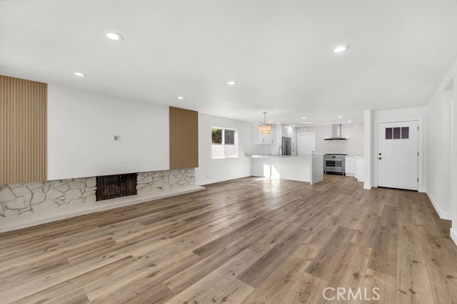 Detail Gallery Image 4 of 31 For 4672 Ironwood, Seal Beach,  CA 90740 - 4 Beds | 2 Baths