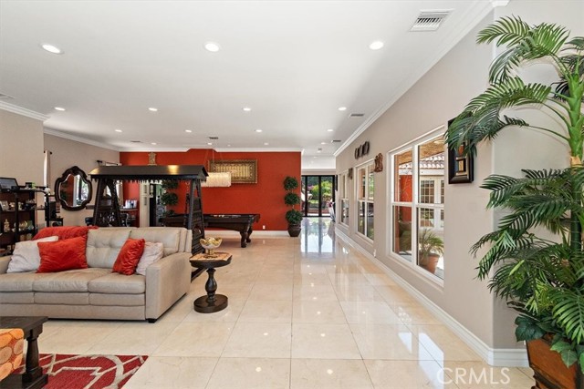 Image 21 of 75 For 2335 San Antonio Avenue