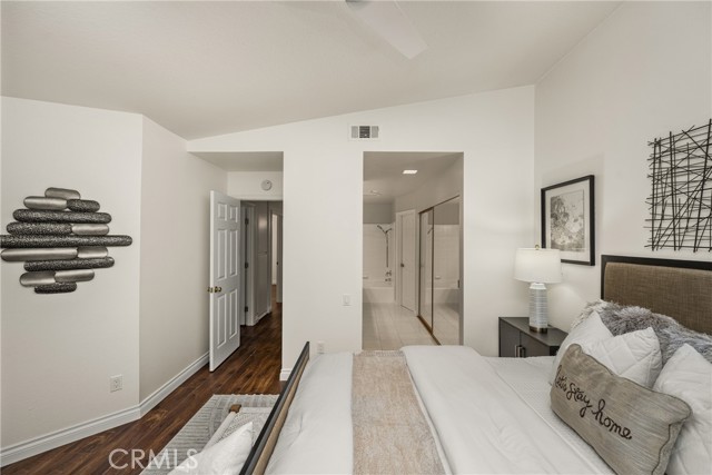 Image 34 of 63 For 28871 Oakview