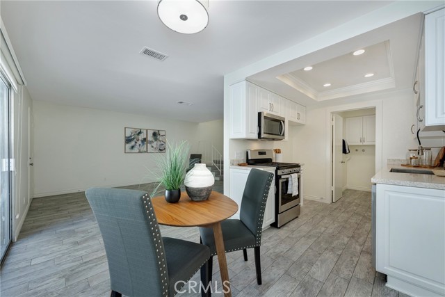 Detail Gallery Image 4 of 63 For 20247 Fern Creek Ln, Yorba Linda,  CA 92886 - 2 Beds | 1/1 Baths