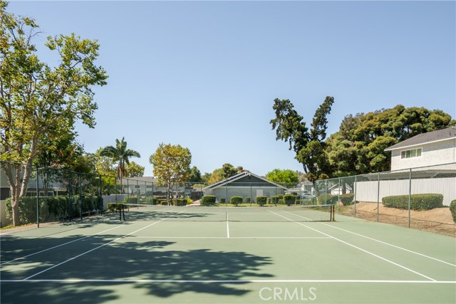 25353 Gemini Ln, Lake Forest CA: https://media.crmls.org/medias/7f28ff3d-c852-403a-b547-452ff384fd7d.jpg