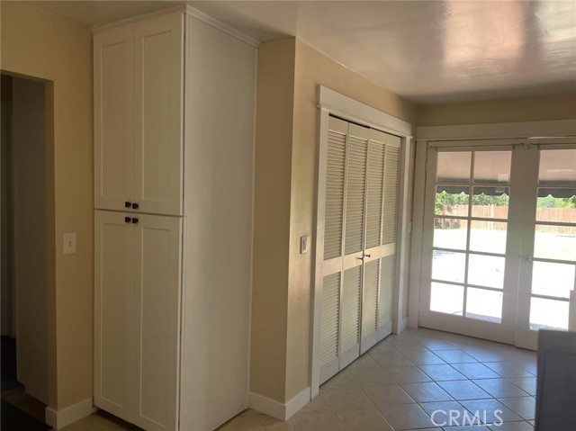 1961 Navarro Avenue, Pasadena CA: https://media.crmls.org/medias/7f2954a7-9aea-4eb2-a7d2-25b20555d9eb.jpg