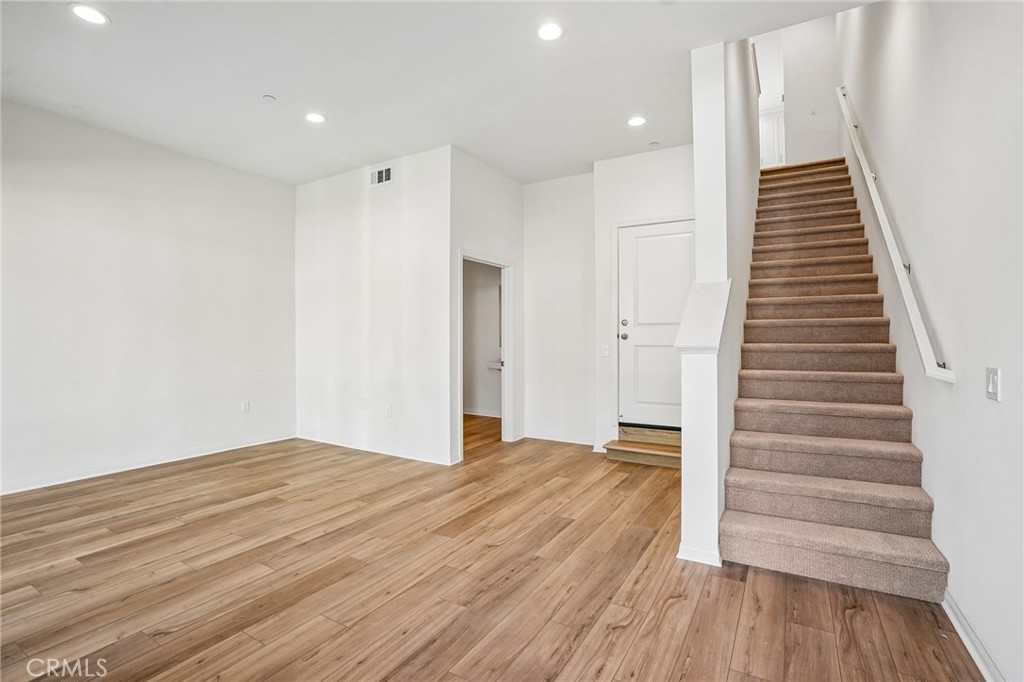 5876 Linden #2