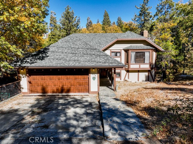 Detail Gallery Image 2 of 45 For 1054 Sandalwood Dr, Lake Arrowhead,  CA 92352 - 4 Beds | 4 Baths