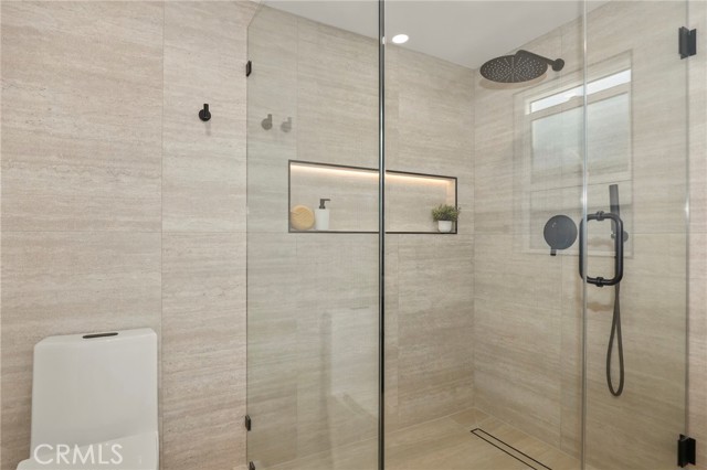 Detail Gallery Image 34 of 47 For 23856 Aetna, Woodland Hills,  CA 91367 - 4 Beds | 3 Baths