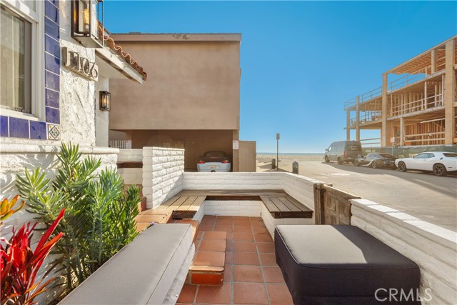 Detail Gallery Image 4 of 35 For 106 31st St, Newport Beach,  CA 92663 - 5 Beds | 3 Baths