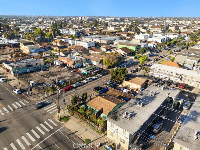 503 W 79th Street, Los Angeles CA: https://media.crmls.org/medias/7f2c324c-500c-42ee-b3ac-14352fce4611.jpg