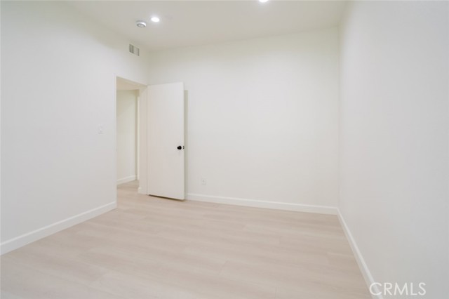 Detail Gallery Image 11 of 19 For 310 E Providencia Ave #108,  Burbank,  CA 91502 - 3 Beds | 2 Baths