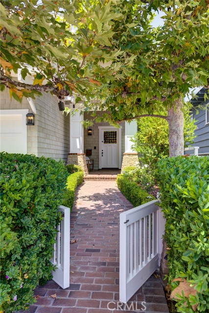 647 15th Street, Manhattan Beach, California 90266, 5 Bedrooms Bedrooms, ,4 BathroomsBathrooms,Residential,Sold,15th,SB21178358