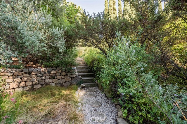 4380 Canyon Crest Road, Altadena CA: https://media.crmls.org/medias/7f2d915e-30a0-4b6c-8d02-223e1943bba4.jpg