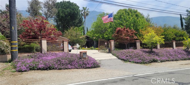 18062 W Kenwood Avenue, Devore CA: https://media.crmls.org/medias/7f2e5079-38af-4013-b98d-6f9851c69804.jpg