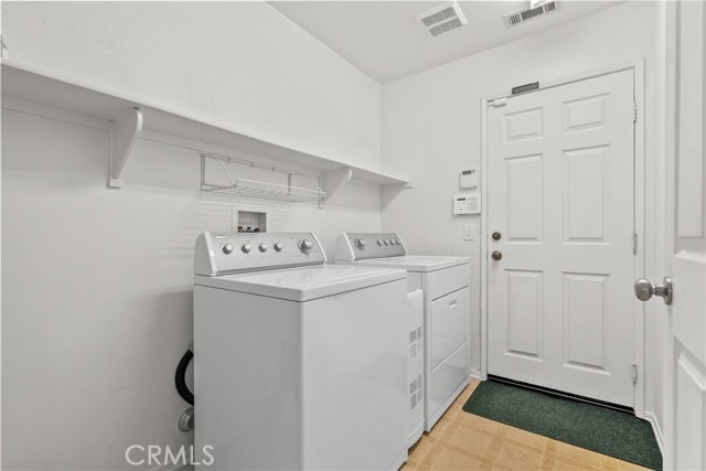 Detail Gallery Image 19 of 39 For 5564 Capri Ct, Palmdale,  CA 93552 - 6 Beds | 3 Baths