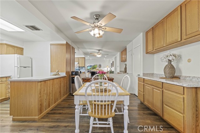 Detail Gallery Image 15 of 57 For 26817 Oak Branch Cir, Newhall,  CA 91321 - 2 Beds | 2 Baths