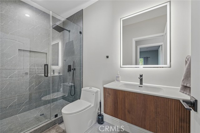 Detail Gallery Image 5 of 7 For 23012 Hartland, West Hills,  CA 91307 - 1 Beds | 1 Baths