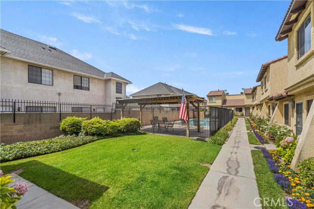 Detail Gallery Image 2 of 13 For 9905 Cedar St. #2,  Bellflower,  CA 90706 - 2 Beds | 2/1 Baths