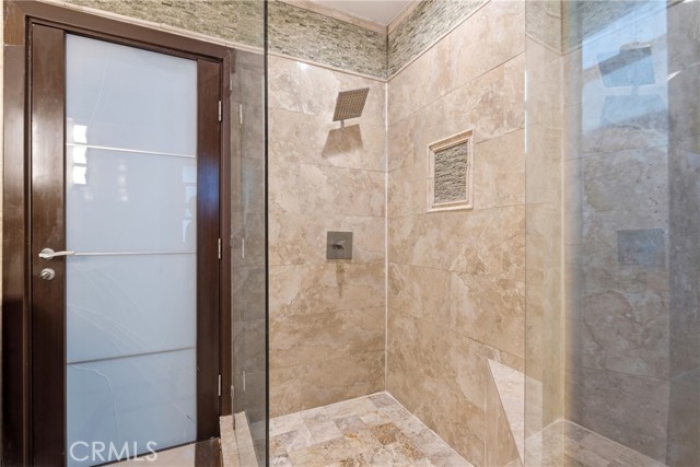 Detail Gallery Image 25 of 44 For 5836 Winnetka Ave, Woodland Hills,  CA 91367 - 4 Beds | 3 Baths