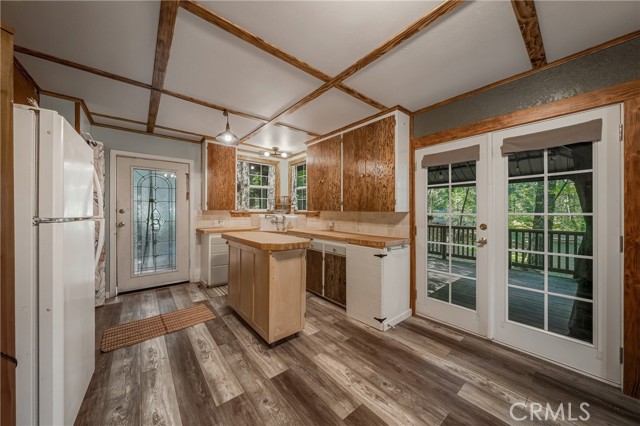 Detail Gallery Image 5 of 47 For 16179 Madrone, Cobb,  CA 95426 - 1 Beds | 1 Baths