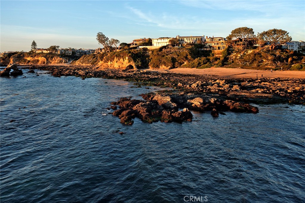 https://media.crmls.org/medias/7f30b613-f146-4c08-98fd-05a13cba8a2e.jpg?preset=X-Large