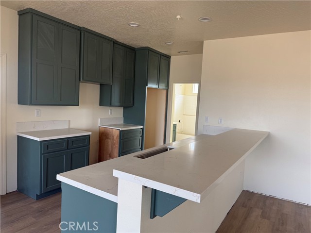 Detail Gallery Image 5 of 34 For 15466 Lone Eagle St, Victorville,  CA 92395 - 4 Beds | 3 Baths