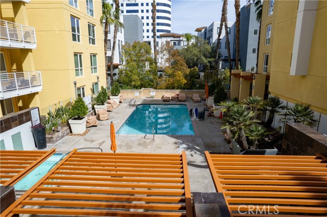 Detail Gallery Image 46 of 64 For 21301 Erwin St #237,  Woodland Hills,  CA 91367 - 2 Beds | 2 Baths