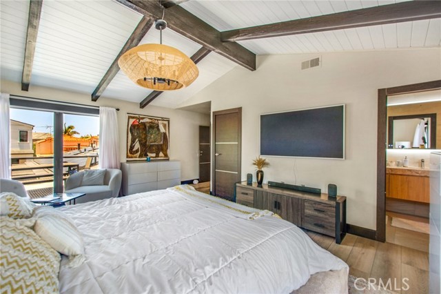203 Via Ravenna, Newport Beach CA: https://media.crmls.org/medias/7f311b19-2e8f-492d-b5f8-e6835903a43e.jpg