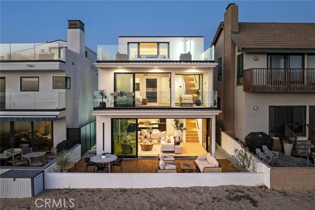 Detail Gallery Image 2 of 30 For 5007 Seashore, Newport Beach,  CA 92663 - 3 Beds | 2/2 Baths