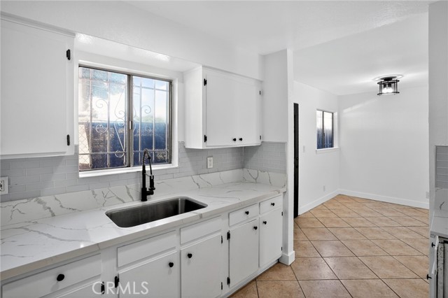 Detail Gallery Image 6 of 17 For 1555 W 59th, Los Angeles,  CA 90047 - 3 Beds | 2 Baths