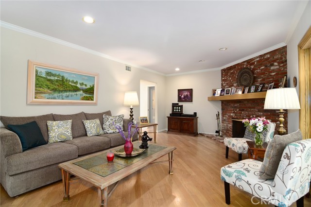 Detail Gallery Image 13 of 48 For 4510 Triste Pl, Tarzana,  CA 91356 - 4 Beds | 3 Baths