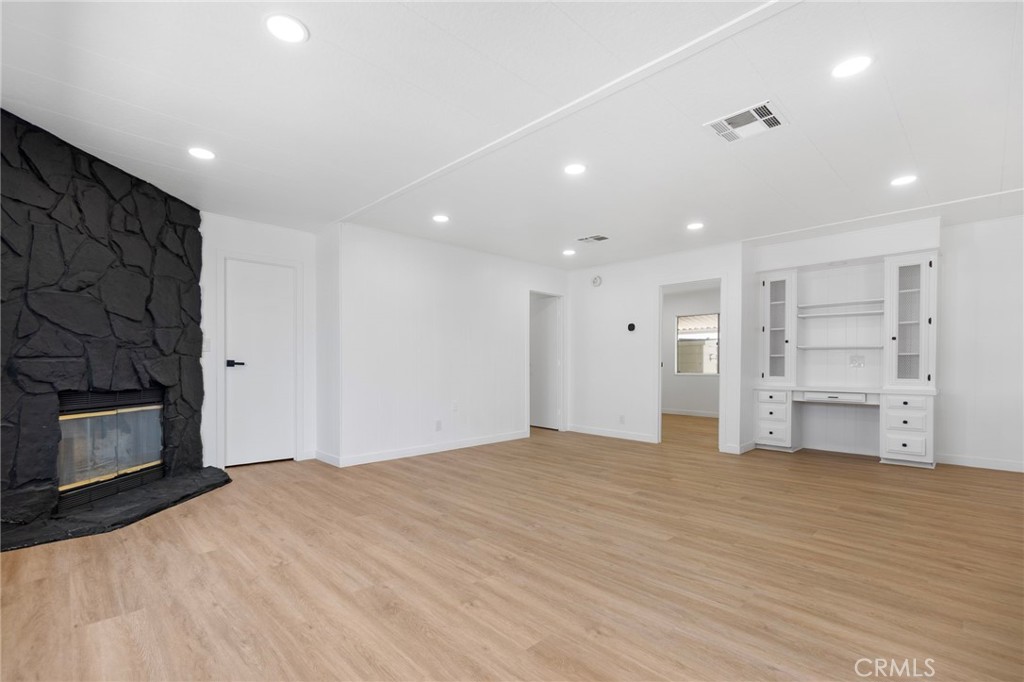 MLS #OC25240033 image #20