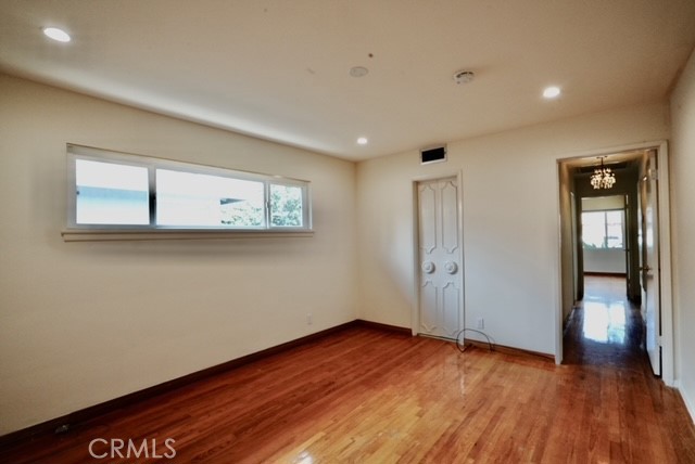 Detail Gallery Image 12 of 13 For 22148 Welby Way, Woodland Hills,  CA 91303 - 3 Beds | 2 Baths