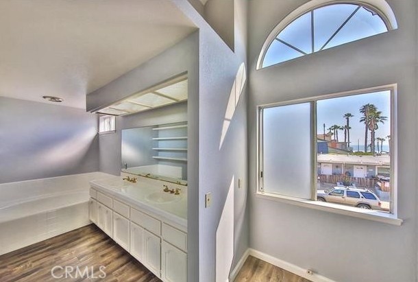 202 10th Street, Huntington Beach CA: https://media.crmls.org/medias/7f35095b-f7c8-4ec5-bfb8-b91d28215272.jpg