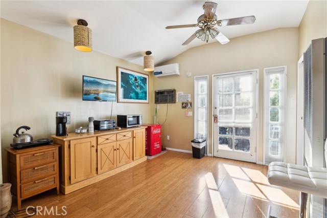 Detail Gallery Image 4 of 13 For 7723 Varna Ave, North Hollywood,  CA 91605 - 0 Beds | 1 Baths