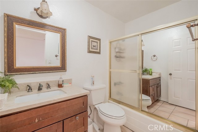 Detail Gallery Image 28 of 28 For 1745 Holly Dr #201,  Glendale,  CA 91206 - 3 Beds | 2 Baths