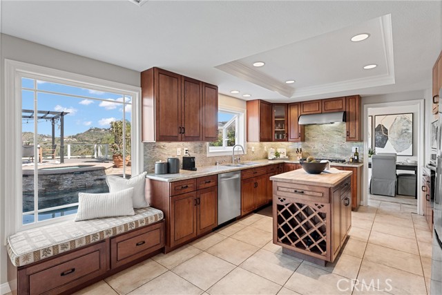 Detail Gallery Image 9 of 37 For 6121 E Breton Cir, Orange,  CA 92869 - 4 Beds | 2/1 Baths