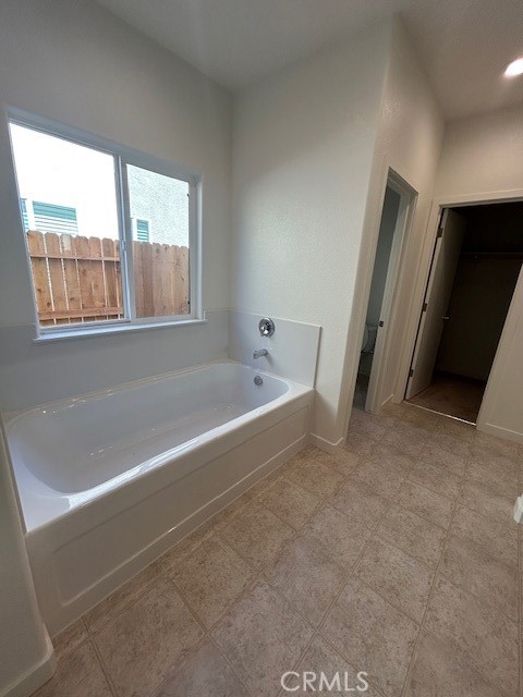 Detail Gallery Image 5 of 8 For 4705 Irma Dr, Merced,  CA 95348 - 3 Beds | 2 Baths