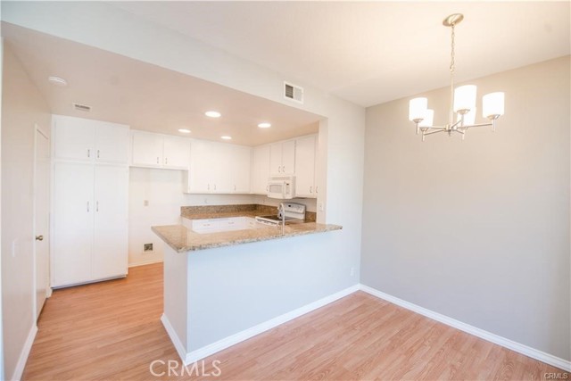 351 Huntington, Irvine CA: https://media.crmls.org/medias/7f3901c7-6943-4d29-b4e5-d1d7394153cb.jpg