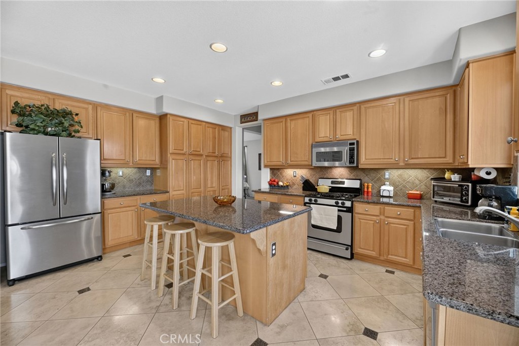 https://media.crmls.org/medias/7f39cc13-8b45-471b-afe6-71c4c13bc414.jpg?preset=X-Large
