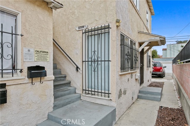Detail Gallery Image 2 of 9 For 2709 1/2 W Vernon Ave, Los Angeles,  CA 90008 - 2 Beds | 1 Baths
