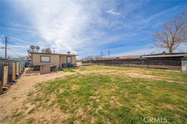 Detail Gallery Image 16 of 66 For 11986 White Ave, Adelanto,  CA 92301 - 4 Beds | 3 Baths