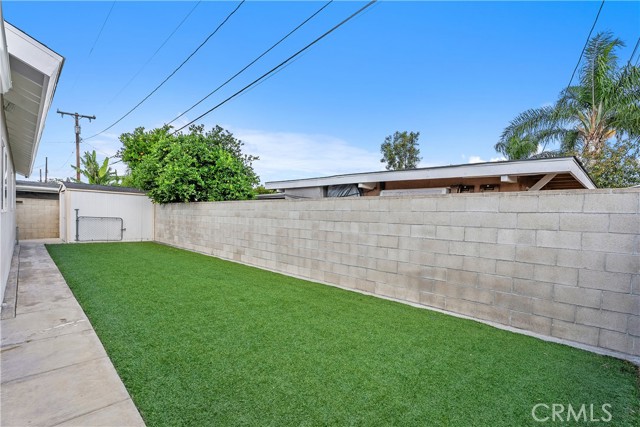 Image 21 of 27 For 2165 Romneya Drive