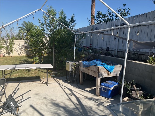 Detail Gallery Image 7 of 11 For 6544 via Florencia, Jurupa Valley,  CA 92509 - 3 Beds | 2 Baths