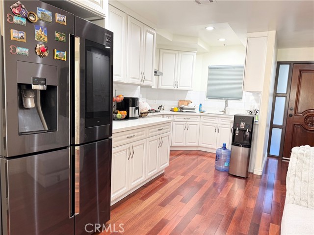 Detail Gallery Image 5 of 10 For 332 S Serrano Ave #101,  Los Angeles,  CA 90020 - 3 Beds | 2 Baths