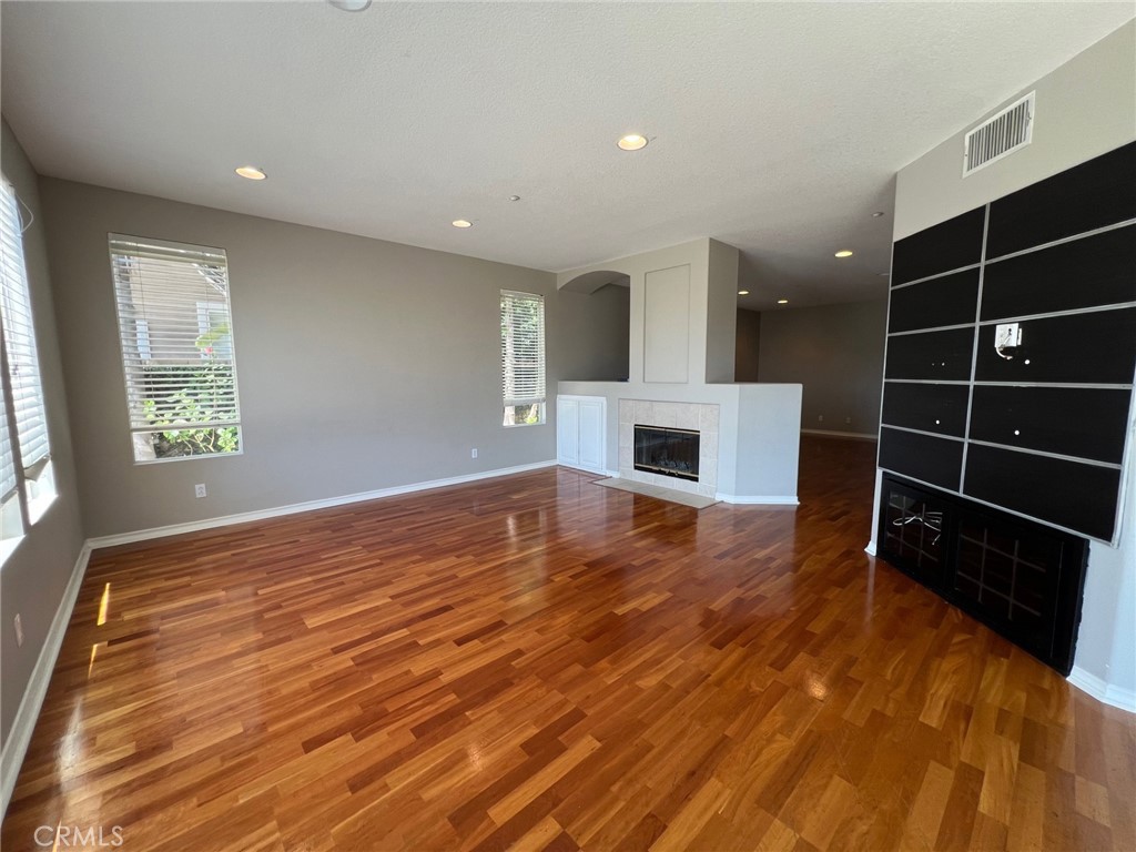 MLS #OC25273280 image #23