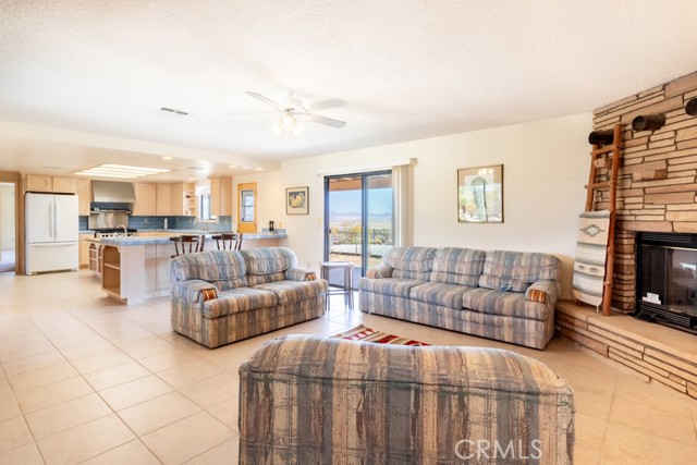 Detail Gallery Image 7 of 75 For 6425 Indian Cove Rd, Twentynine Palms,  CA 92277 - 4 Beds | 3 Baths