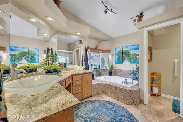 40468 Rock Mountain Drive, Fallbrook CA: https://media.crmls.org/medias/7f3c62d9-a5a8-44d3-a9c4-2fbf89e7cb12.jpg