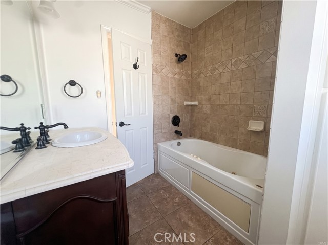 6933 Lime photo 25